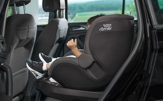 Britax Romer Dualfix M Plus - obrotowy fotelik samochodowy od 3 miesięcy - 4 lat