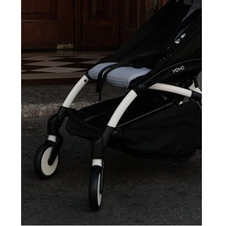 Stokke Yoyo 3 - wózek spacerowy z zestawem dla noworodków i amortyzowanymi kołami