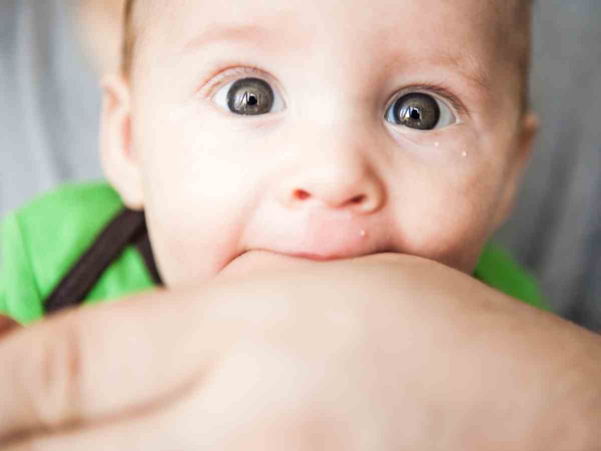 Dziecko podczas ząbkowania