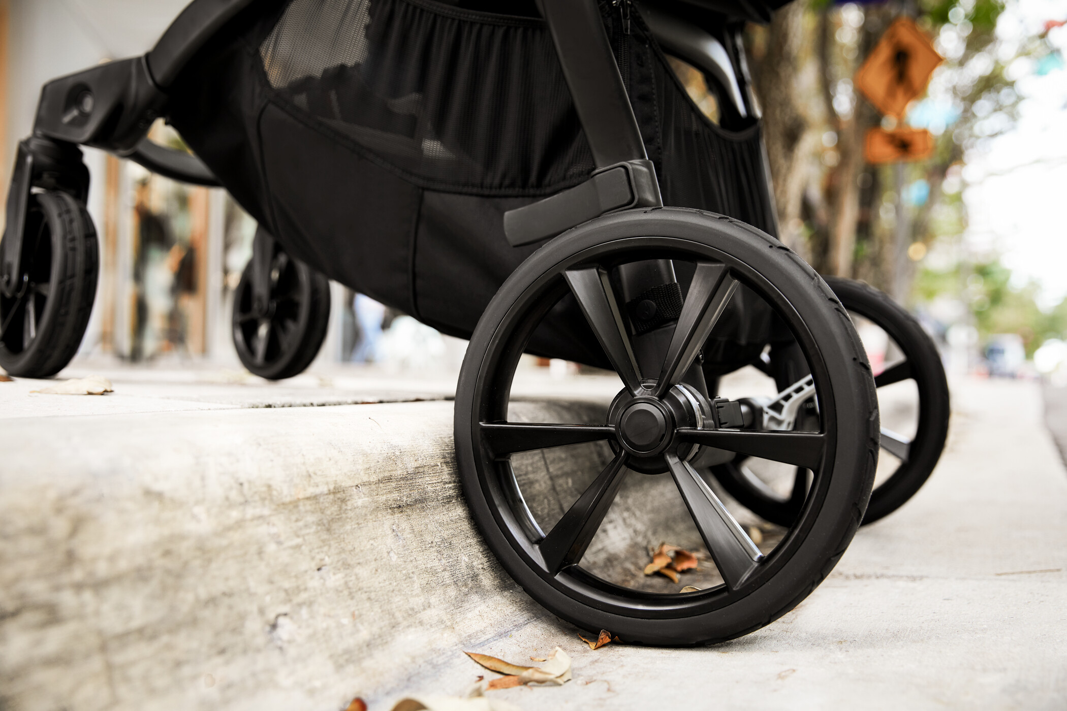 Baby Jogger City Select wózek z terenowymi oponami
