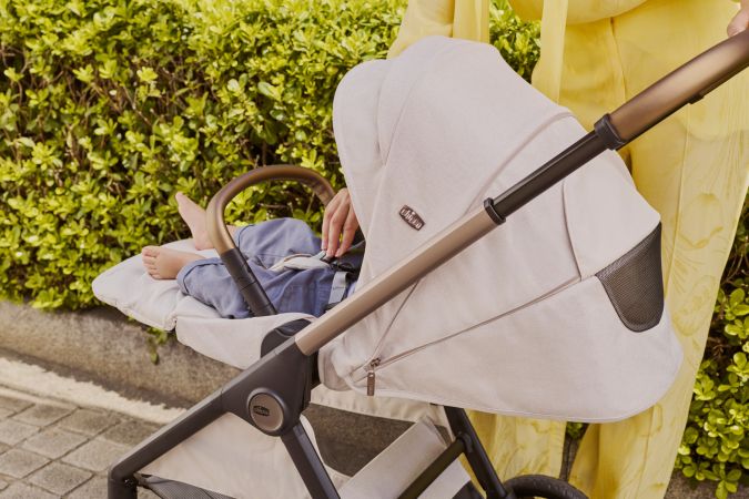 Chicco Bellagio - wózek spacerowy z regulowanym podnóżkiem