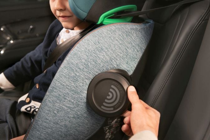 Chicco Bi-Seat Air z obrotową bazą Full 360 i-Size - fotelik od 40 do 150 cm wzrostu z zaawansowanym systemem ochrony bocznej