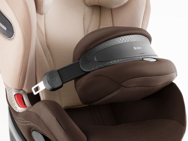 Osłona tułowia z poduszką powietrzną w foteliku CYBEX Anoris S Airbag