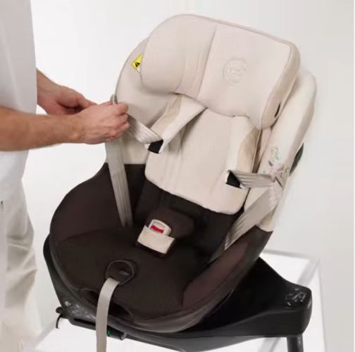 Cybex Sirona Si - ochraniacz Easy-In i magnetyczne uchwyty na pasy