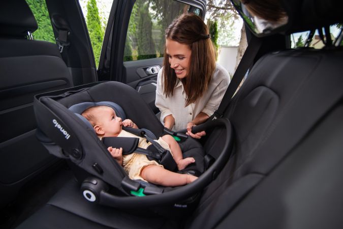Lionelo Astrid i-Size Set - fotelik 40-87 cm z bazą Isofix z 5 gwiazdkami w teście ADAC