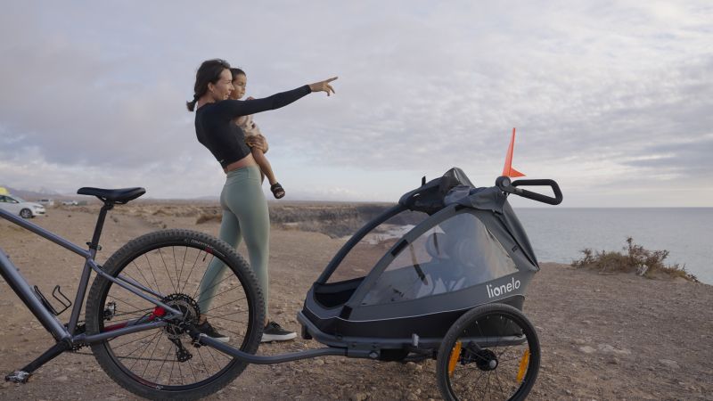 Lionelo Cama - przyczepka rowerowa zaawansowaną amortyzacją