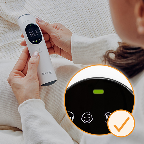 Wyświetlacz LCD i dioda sygnalizująca stan temperatury w termometrze Lionelo FeverScan