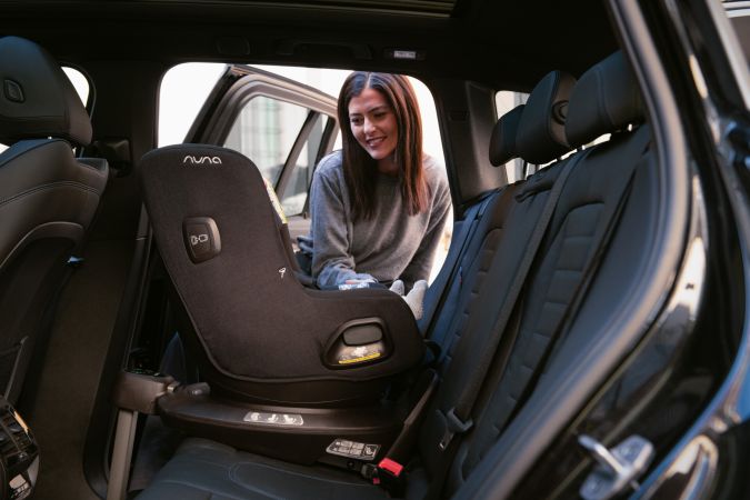 Nuna Pruu - obrotowy fotelik ze zintegrowaną bazą dla dzieci 40-105 cm