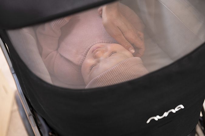 Nuna TRIV LX All Season - wózek spacerowy z wygodną gondolą