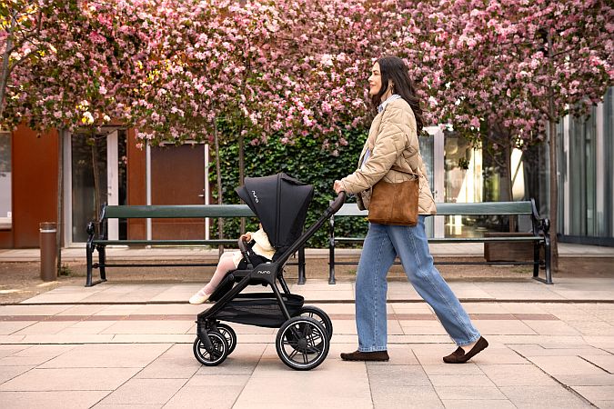 Nuna TRIV LX All Season - komfortowy wózek spacerowy
