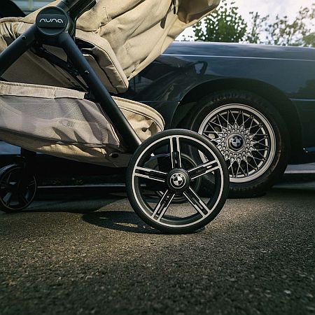 Nuna TRVL LX BMW - wózek spacerowy w ekskluzywnym stylu 