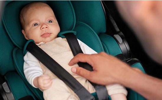 Britax Romer Baby-Safe 5Z - fotelik samochodowy dla dzieci od urodzenia do 85 cm wzrostu z 3-punktowymi pasami