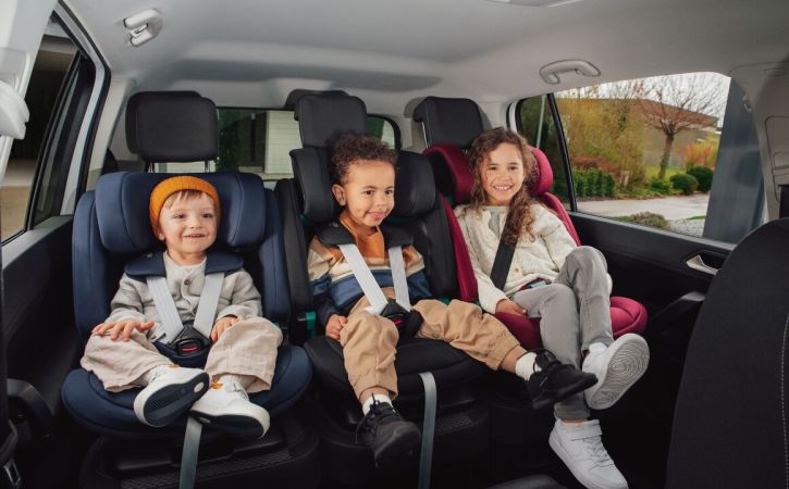 Britax Romer Evolvafix - fotelik dla dzieci 76-150 cm z funkcją FLIP&GROW
