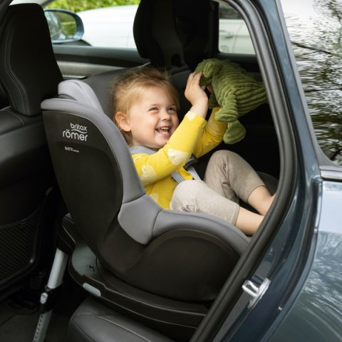 Britax Romer Dualfix 3 i-Size - fotelik samochodowy bez bazy dla dzieci od 61 do 105 cm wzrostu montaż w aucie