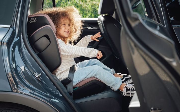 Britax Romer Kidfix Pro M - fotelik od 100 do 150 cm wzrostu łatwo montowany w aucie
