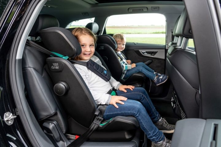 Britax Romer Advansafix i-Size - fotelik samochodowy dla dzieci od 76 do 150 cm wzrostu montaż w aucie
