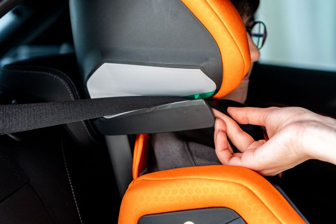 Recaro Axion 1 - fotelik samochodowy od 100 do 150 cm łatwy w obsłudze