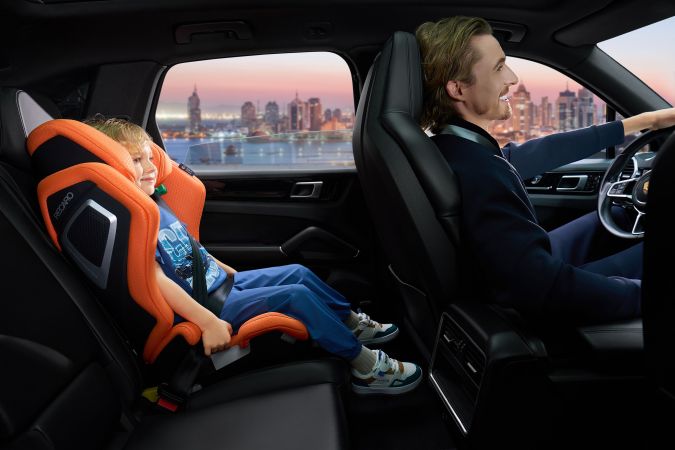 Recaro Axion 1 - komfortowy fotelik samochodowy od 100 do 150 cm