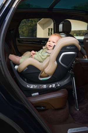 Recaro Xenon 1 - fotelik samochodowy od 40 do 125 cm montowany tyłem do kierunku jazdy