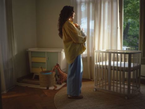 Stokke Nighti Mini - łóżeczko dla noworodka idealnie dopasowane do pokoju dziecięcego
