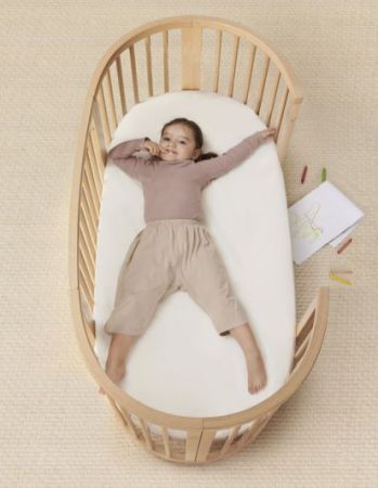 Stokke Sleepi V3 - owalne łóżeczko dziecięce z 4 poziomami materaca