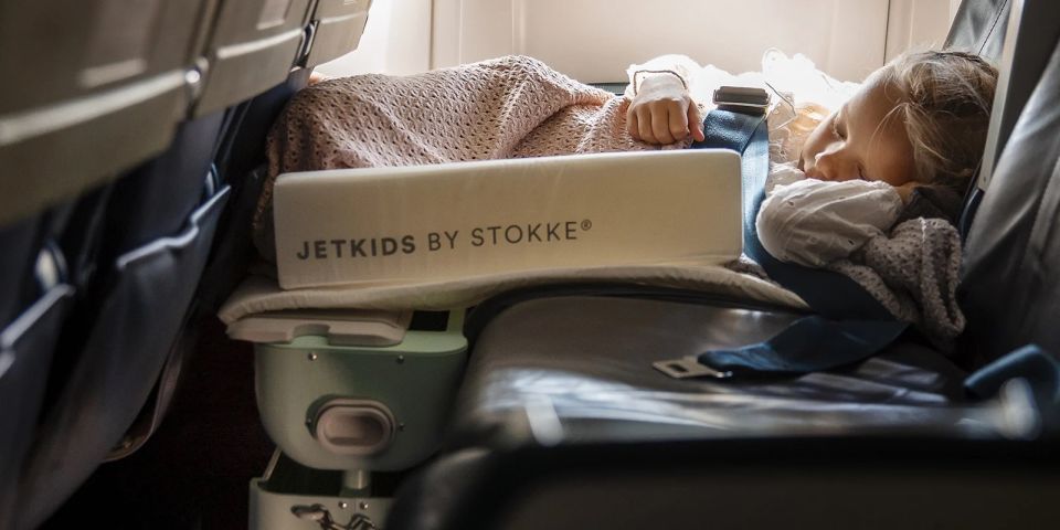 Stokke JetKids BedBox 2.0 - jeżdżąca walizka klasy premium niezastąpiona w podróży z dzieckiem