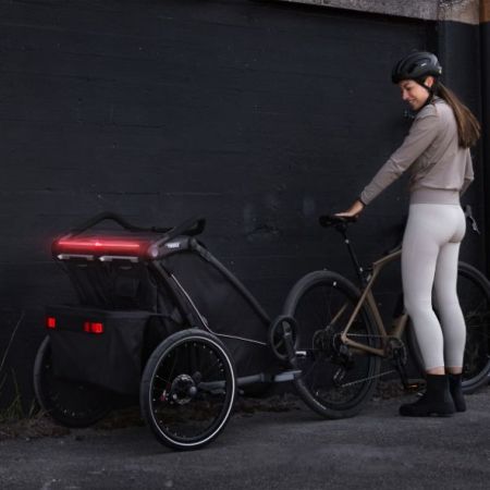 Thule Chariot Sport 2 double - przyczepka rowerowa dla jednego lub dwójki dzieci z oświetlenem LED