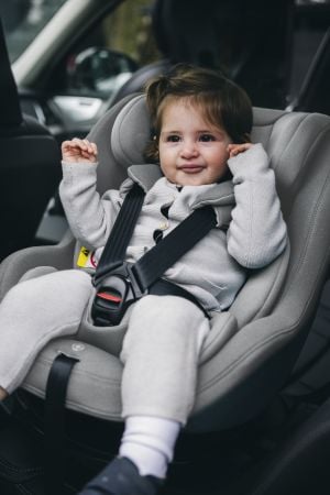 Thule Elm - fotelik samochodowy 67-105 cm z bazą Alfi Isofix z technologią EasyDock