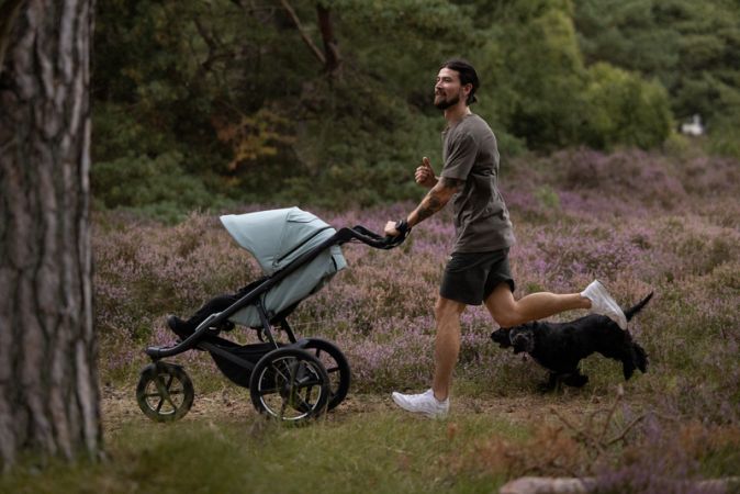 Thule Urban Glide 3 - wózek do biegania z magnetyczną klamrą