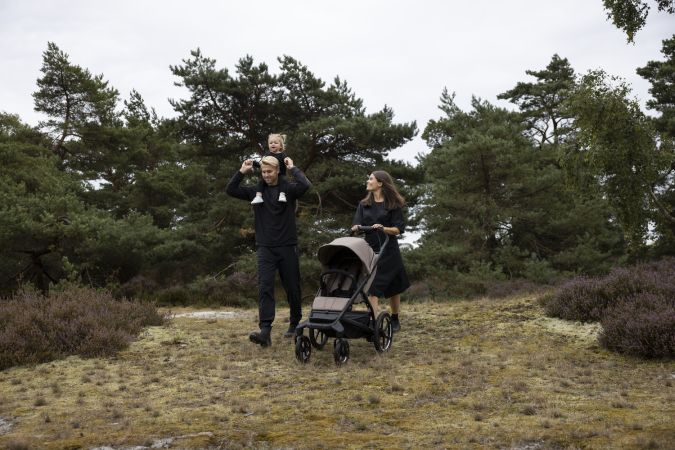Thule Urban Glide 4-wheel - nowy wózek spacerowy z magnetyczną klamrą