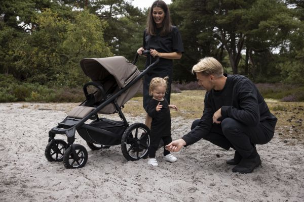 Thule Urban Glide 4-wheel - komfortowy wózek terenowy z magnetyczną klamrą