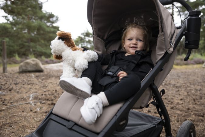 Thule Urban Glide 4-wheel - wózek z magnetyczną klamrą ułatwiającą zapinanie