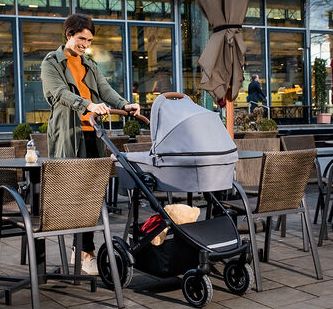 Britax Romer Smile 3 Komfort - wózek głęboko - spacerowy z fotelikiem Baby-Safe 3 i-Size 3w1 w wąskich przejściach